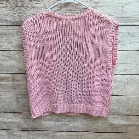 VINTAGE CURRANTS KNITTED SLEEVELESS PINK SWEATER
WITH EMBROIDERED BUNNY RABBIT - Picture 3 of 4